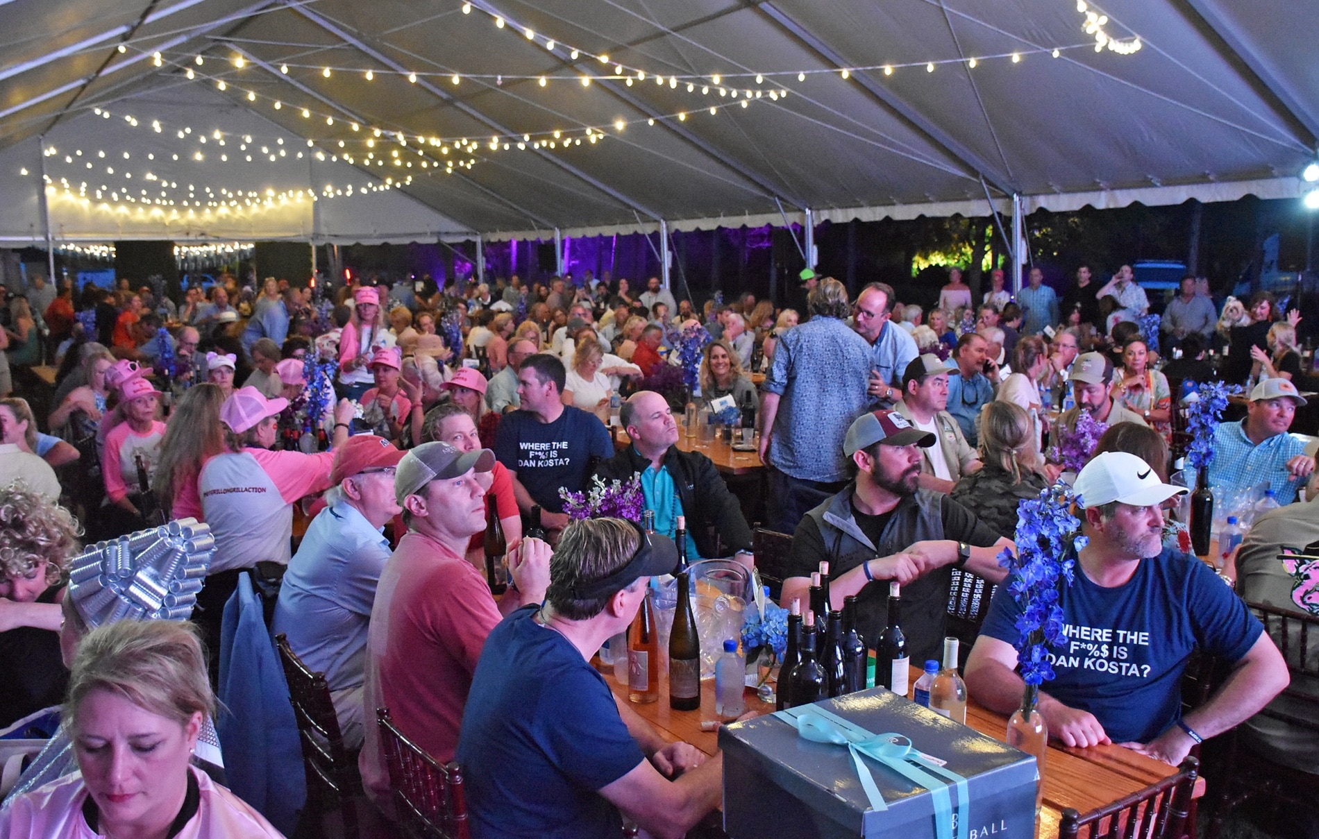 2019 Throwdown Live Auction Crowd — VIE Magazine